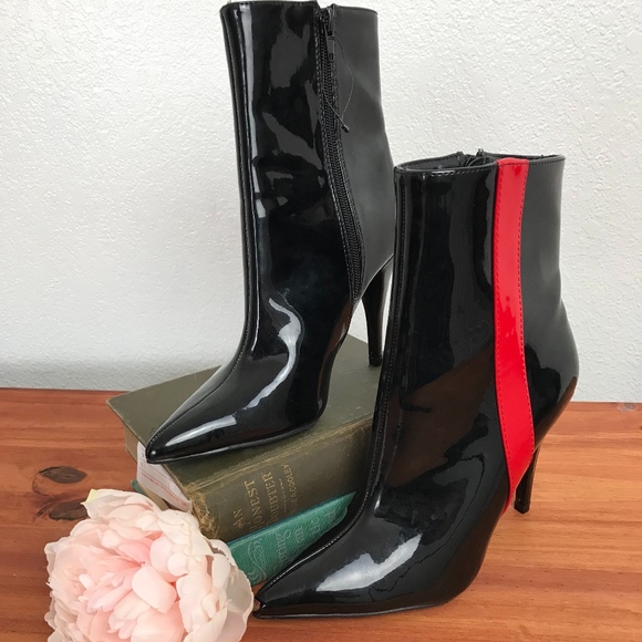 Forever 21 Shoes - Shiny Pointed Boots Size 6